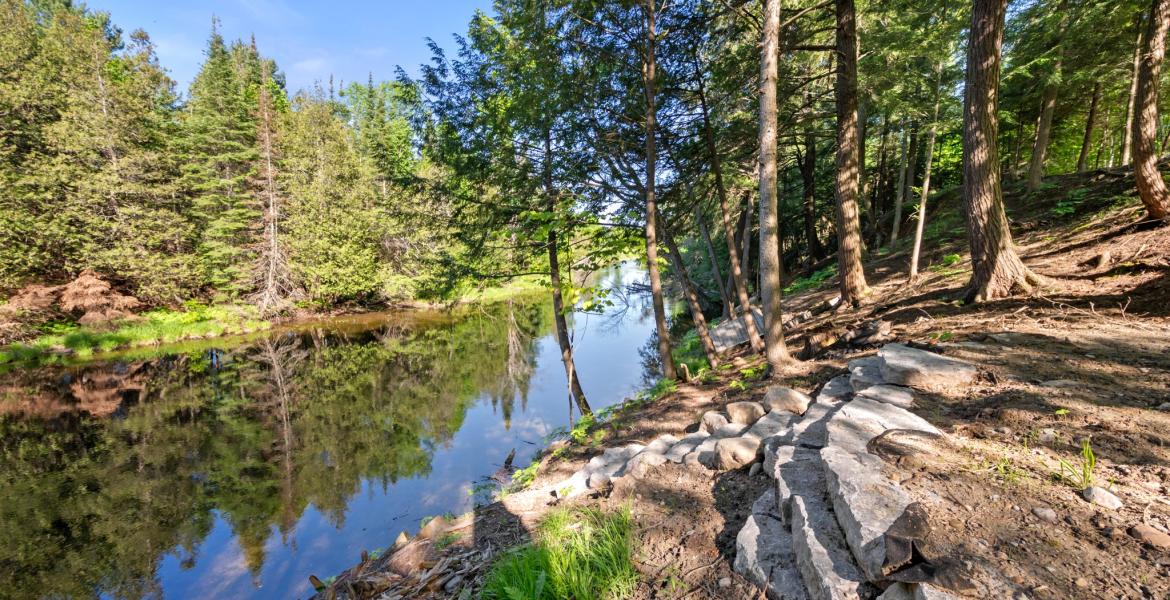 1042 Suburban Court, Gull River, West Guilford
