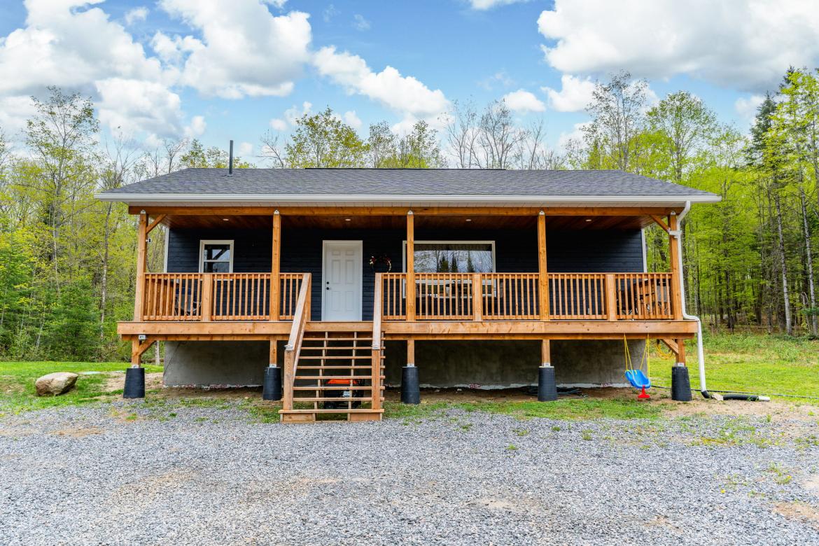 10498 Highway 118, Algonquin Highlands