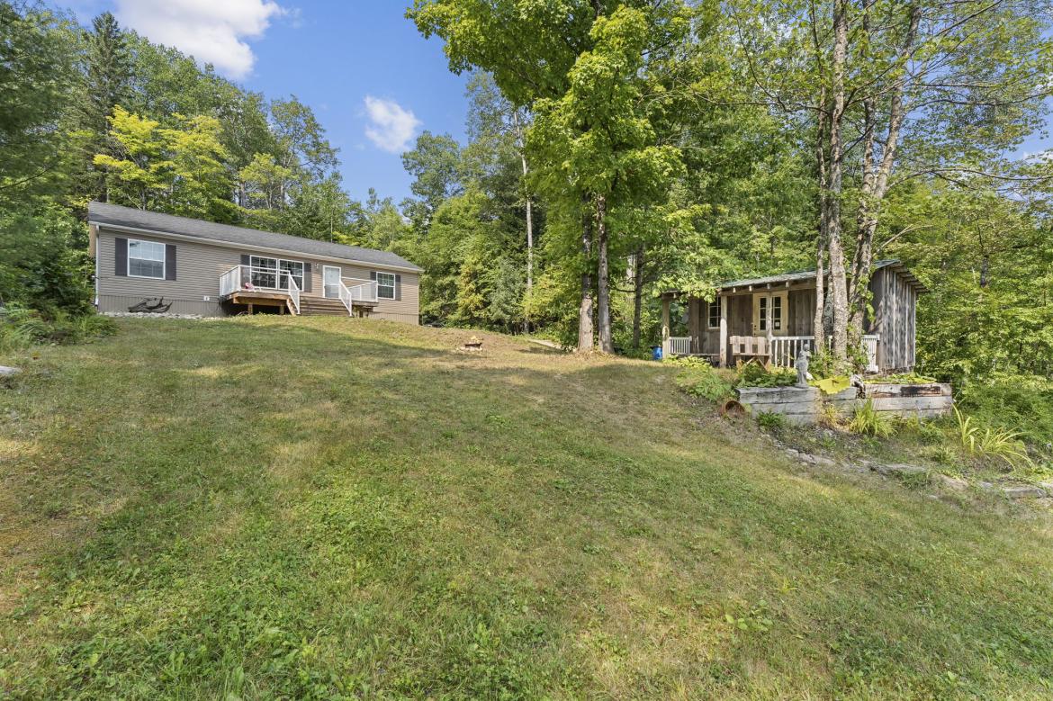 2275 Kennisis Lake Road, Haliburton