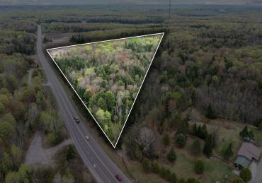 10 Acres, Highway 118, Haliburton thumbnail